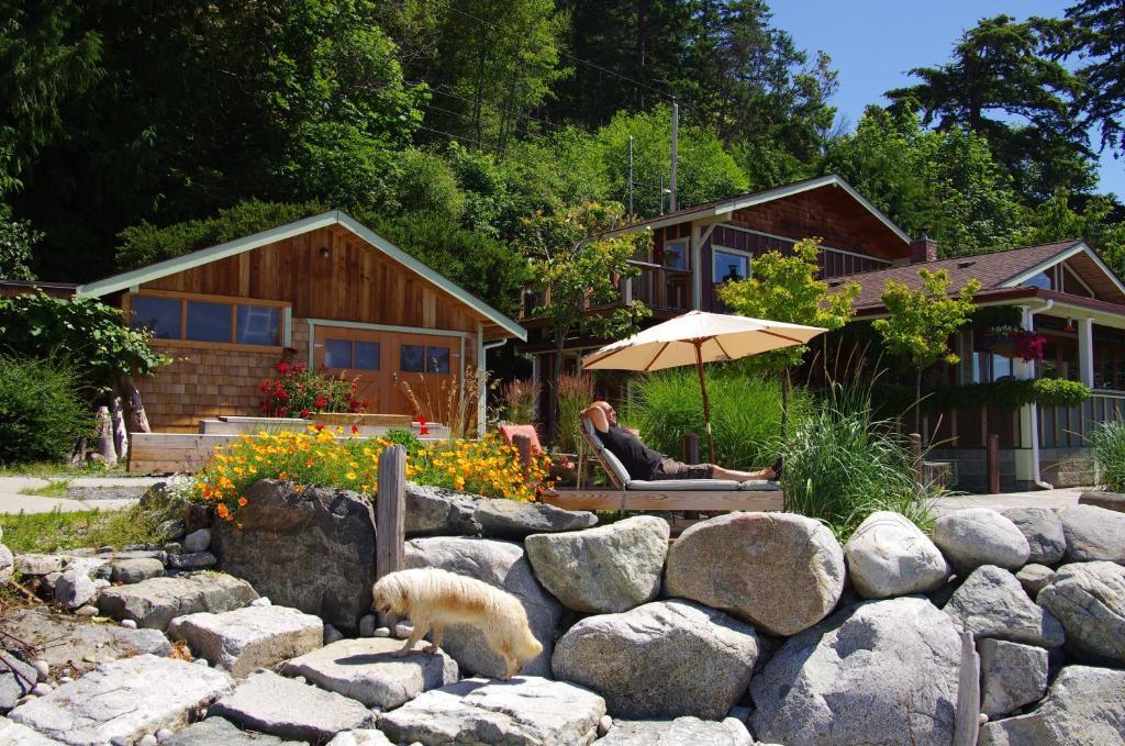 Blitz Beach House Oceanside Suite Powell River Exterior photo